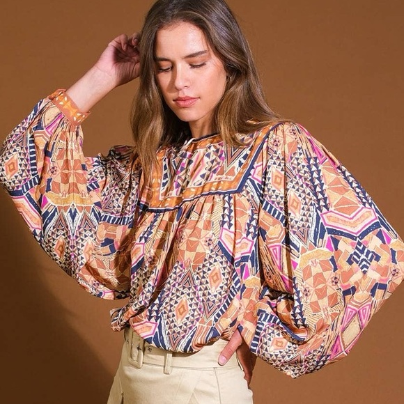 Flying Tomato Tops - Boho Geo Print Peasant Blouse - Peach Multi nwot